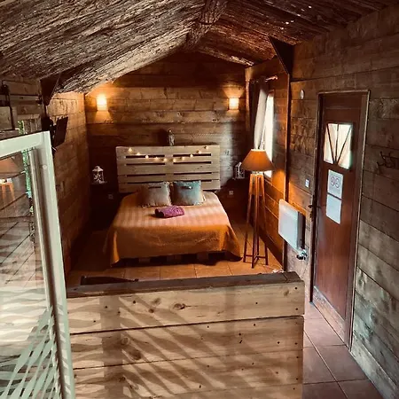 Avec Prive Bed & Breakfast 3*