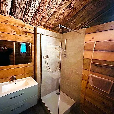 Avec Privée 3*